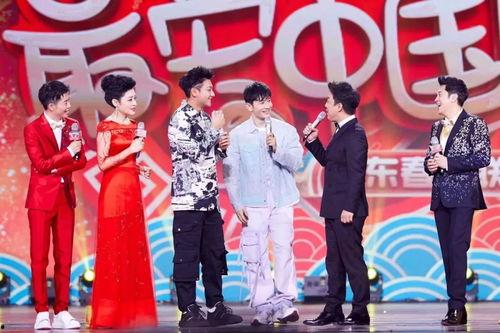 维多利亚春妮回家过年100招,跨越千里的回家路，100名学子共迎新春团圆